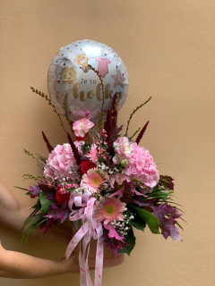 Růžový flower box s balónkem